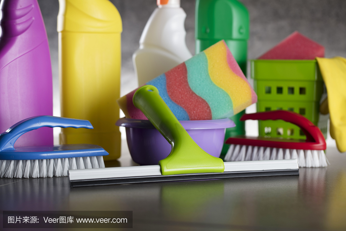 清潔產品。家里清潔。排版。
